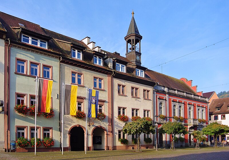 File:Rathaus, Waldkirch.JPG