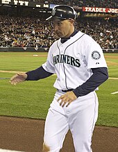 Raúl Ibañez walking into the Mariners dugout