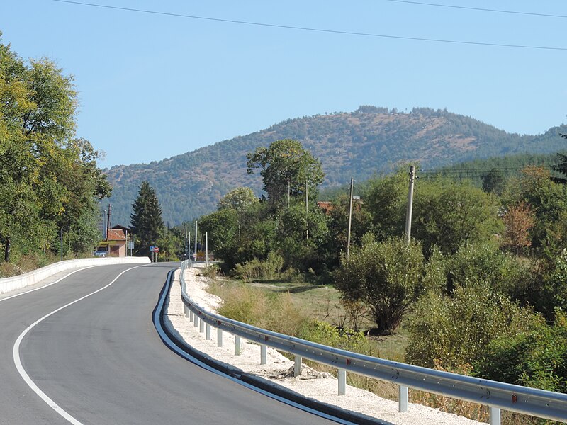 File:Road 84, Bulgaria 12.jpg