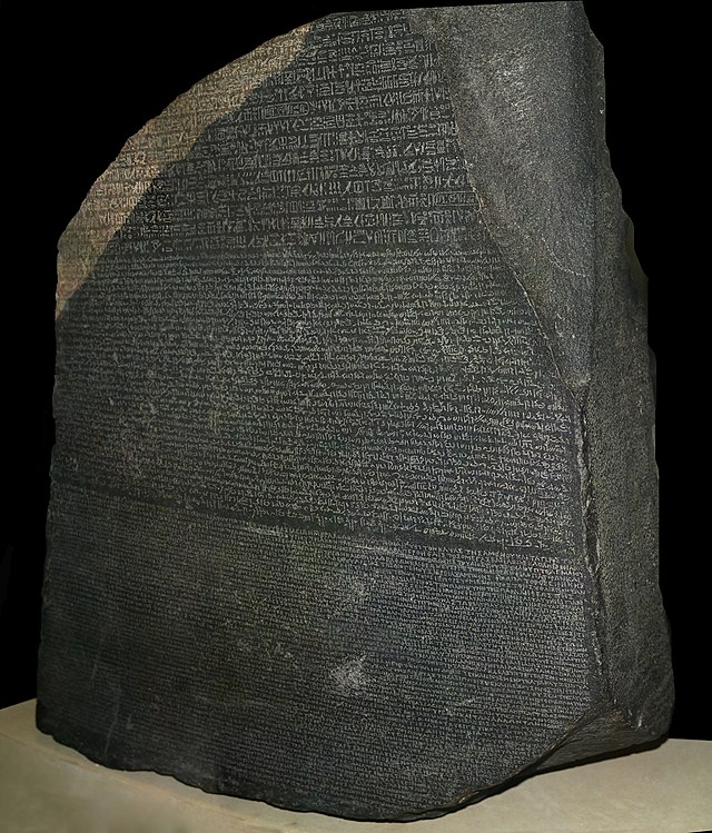 La pedra de Rosetta permeté desxifrar els jeroglífics egipcis