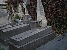 DOUTRE Spirit Burial - Cimitirul Montmartre.JPG