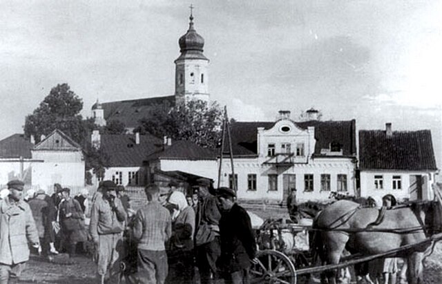 Polish Słonim in the 1930s, market at Bernardyńska Street before World War II