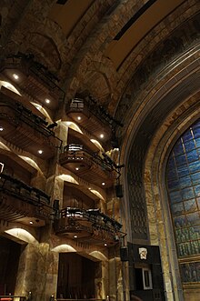 Interior of the main concert hall. Sala principal del Palacio de las Bellas Artes 02.jpg