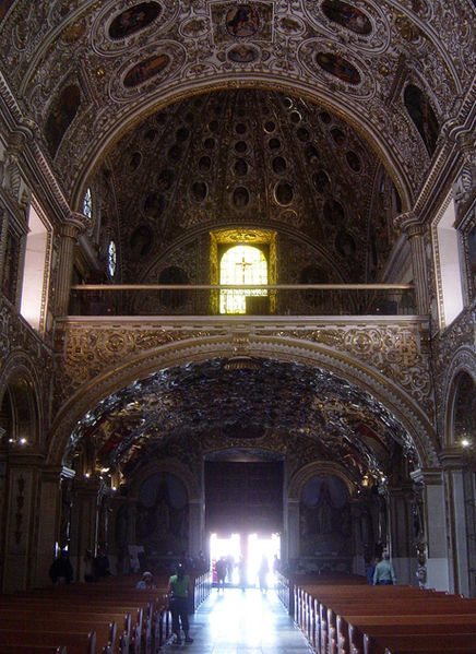 File:Santo Domingo Interior12.jpg