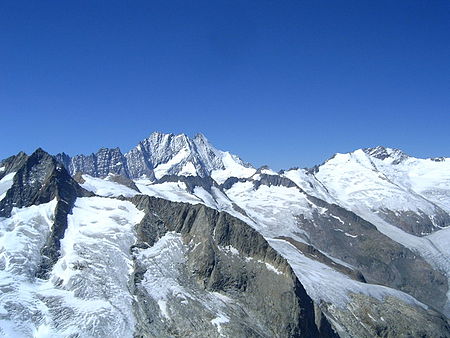 Schreckhorn lauteraarhorn.jpg