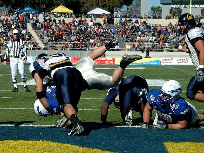 File:Shaun Carney scores TD at 2007 Armed Forces Bowl army.mil-2008-02-20-195134.jpg