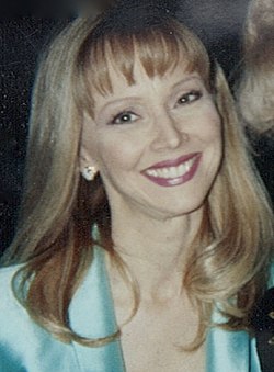 Shelley Long with Terrie Frankel 1996 Cable Ace Awards (cropped).jpg
