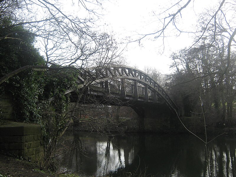 File:Side again Handyside Bridge Derby.jpg