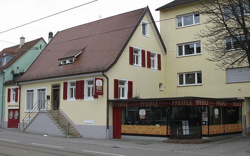 File:Sitz der Bäckerei Pfeifle in Haslach.jpg