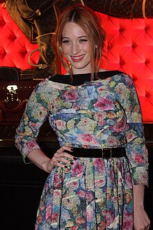 Sophie Lowe Vuitton 2011.jpg