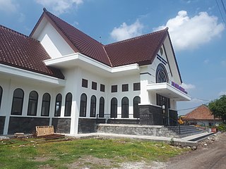 <span class="mw-page-title-main">Geneng railway station</span> Railway station in Indonesia