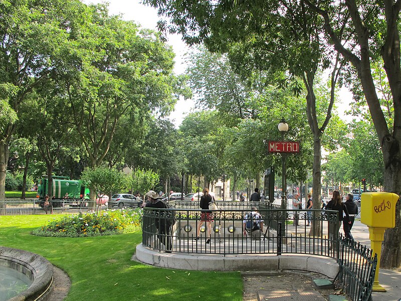 File:Station métro La Tour-Maubourg - IMG 2647.JPG