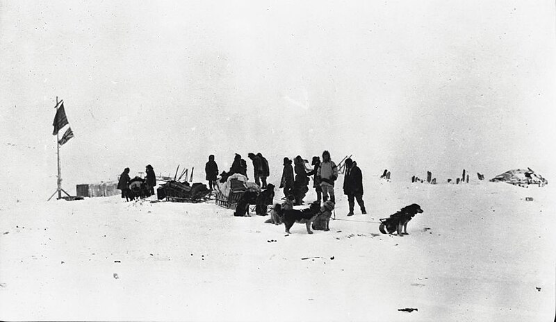 File:Stefansson's ice party leaving Collinson Point (50761).jpg