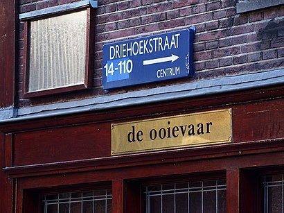 Hoe gaan naar Driehoekstraat 1 met het openbaar vervoer - Over de plek