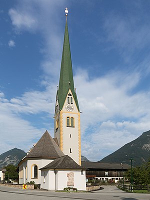 Church (Katholische Pfarrkirche Sankt Jakob) in Strass im Zillertal Strass im Zillertal, die Kath. Pfarrkirche Sankt Jakob Dm64852 foto5 2017-08-02 09.09.jpg