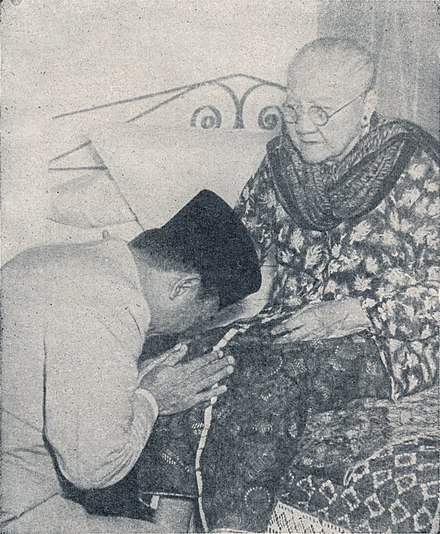 Sukarno with his mother, Ida Ayu Nyoman Rai