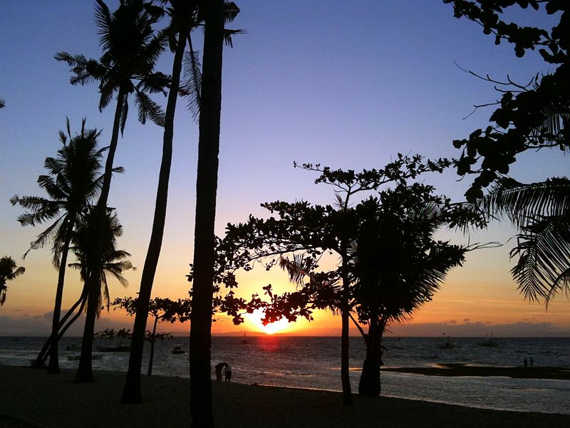 File:Sunrise in Malapascua - panoramio.jpg