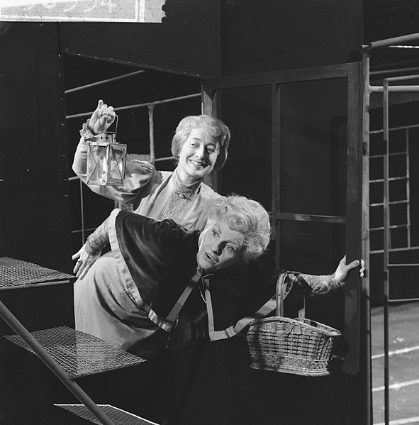 File:TV-opera The old maid and the thief, Bestanddeelnr 913-0354.jpg