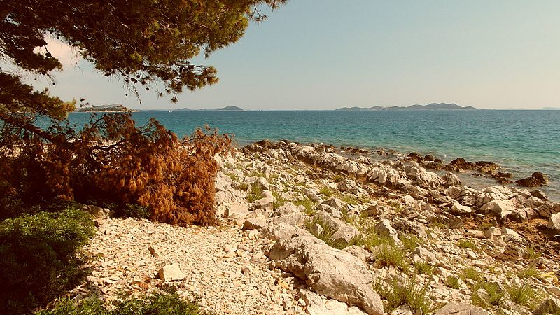 File:TYPICKÉ CHORVÁTSKE POBREŽIE - TYPICAL CROATIAN COAST - panoramio.jpg