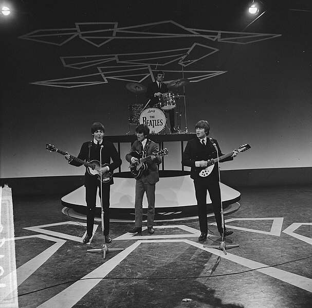 File:Televisie-optreden van The Beatles in Treslong te Hillegom vlnr. Paul McCartney, Bestanddeelnr 916-5101.jpg