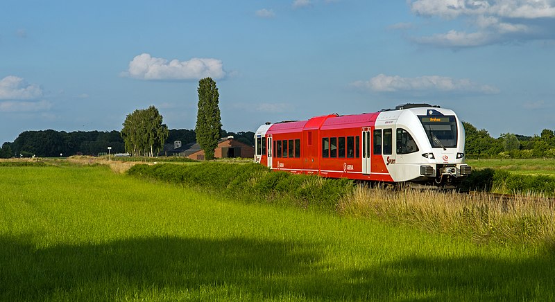 File:Terborg Arriva 253 naar Arnhem (14373233439).jpg