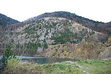 Steinbruch und See am Nordhang des Teufelstein-Berges