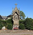 Bildstock (1890) mit Skulptur der Pietà in Thörnich