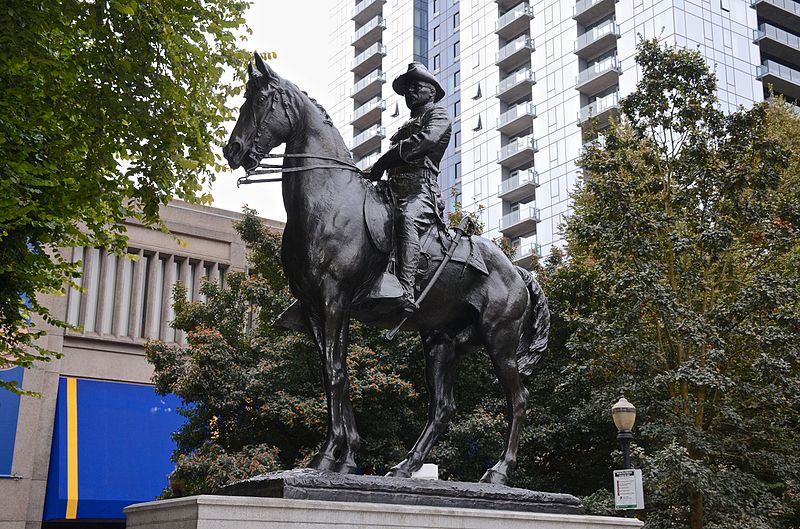 File:Theodore Roosevelt statue on Park Blocks, Portland.jpg
