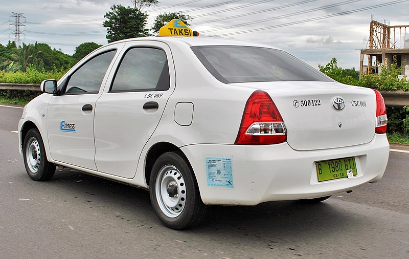 File:Toyota Etios saloon, Jakarta.jpg