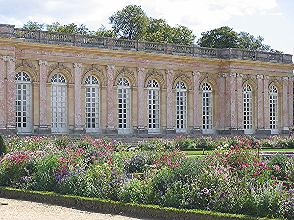 The Grand Trianon by Jules Hardouin-Mansart (1680–1687)