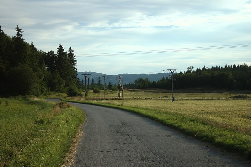 File:Turčianské Teplice, silnice.jpg