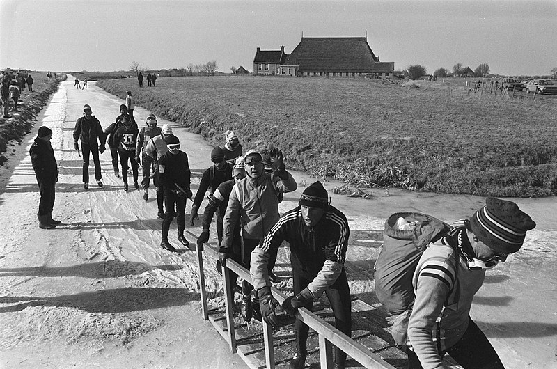 File:Tussen Harlingen en Franeker, Bestanddeelnr 933-5790.jpg