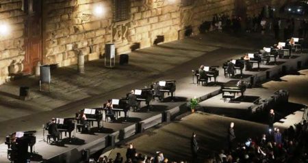 Two Symphonies for 21 pianos Uffizi, Pitti Palace, Florence Two Symphonies for 21 pianos.PNG