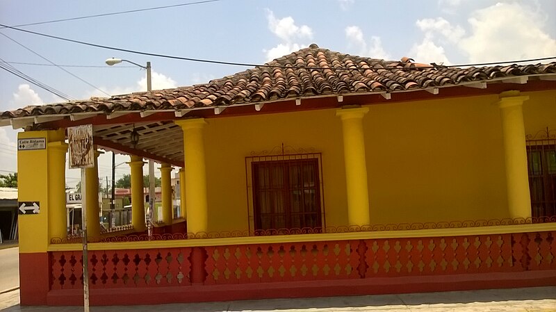 File:Typical house in Oluta, Veracruz.jpg