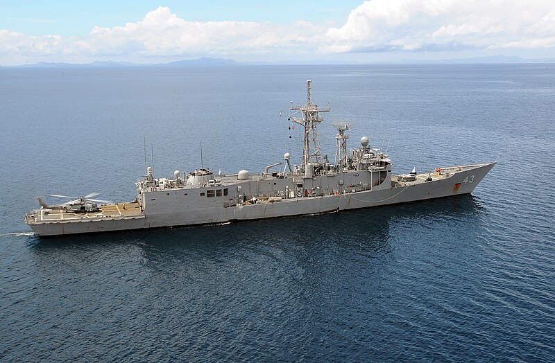 File:US Navy 080630-N-5961C-016 The guided-missile frigate USS Thach (FFG 43) steams in the Sulu Sea as part of the Ronald Reagan Carrier Strike Group.jpg