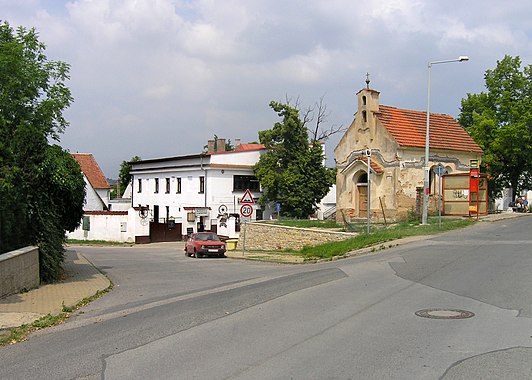 Straat in Holyně, wijk in Praag-Slivenec.