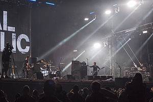 Zespół Royal Republic podczas festiwalu Ursynalia 2013