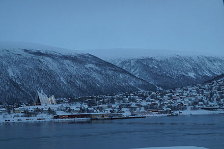 Tromsdalen viewed from Radisson Blu hotel in winter around noon time View of Tromsdalen from Radisson Blu hotel in Winter around noon time- 2013-12-05 23-24.JPG