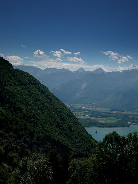 File:View over Lake Geneva 2.jpg