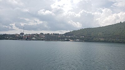 Vue sur le lac kivu.jpg