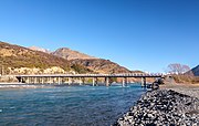 foto de un puente sobre un río