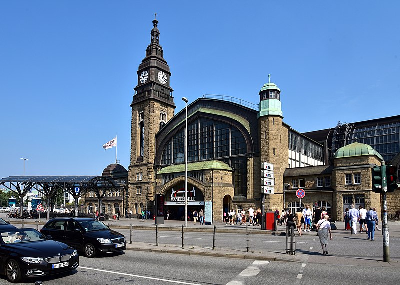 File:Wandelhalle Eingang, Hamburg Hauptbahnhof, 2019 (02).jpg