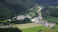 Gewerbegebiet in Niedersfeld mit Cartbahn und Firma Schuhl & Co.