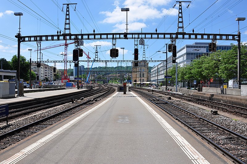 File:Zürich - Oerlikon Bahnhof IMG 4800.JPG