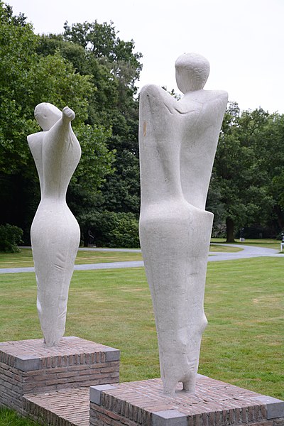 File:"In betrekking staande figuren" door Bernhard Heilinger, 1954 01.jpg