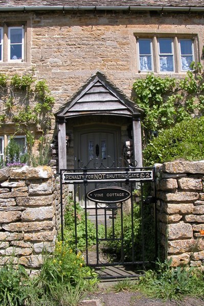 File:"PENALTY FOR NOT SHUTTING GATE £2" - geograph.org.uk - 177397.jpg