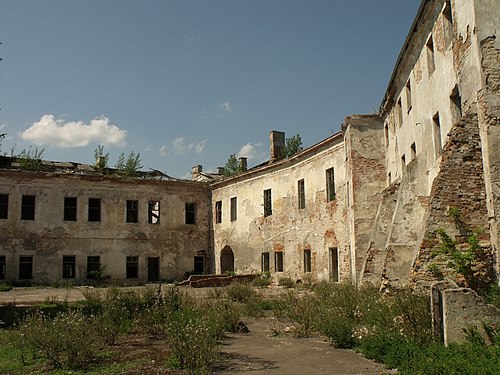 Ruiny zamku Czartoryskich w Klewaniu