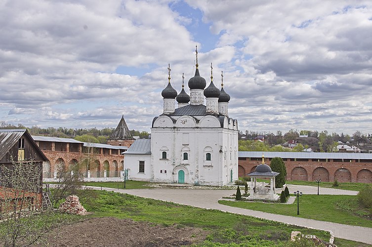 Никольский Собор (вид с северной стены кремля).jpg