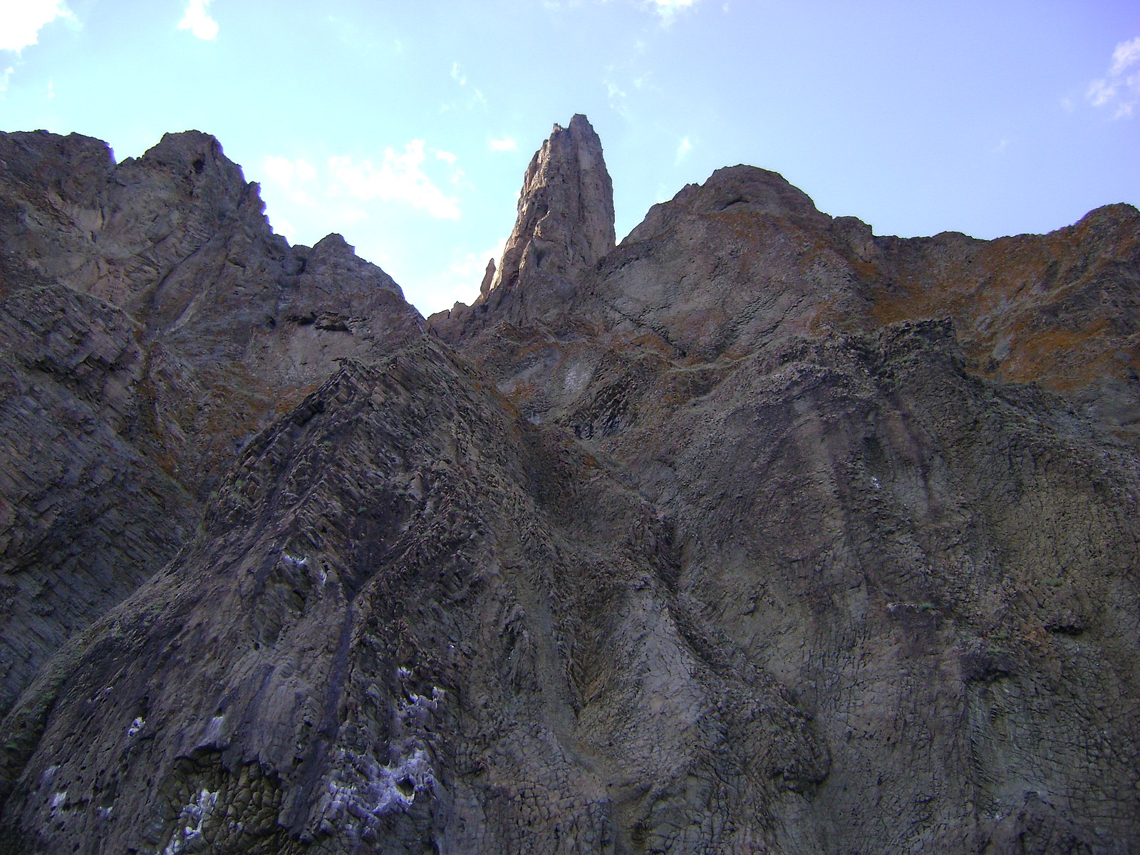 Каан карадаг фото