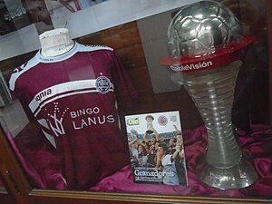 Club Atlético Lanús: Historia, Símbolos, Uniforme